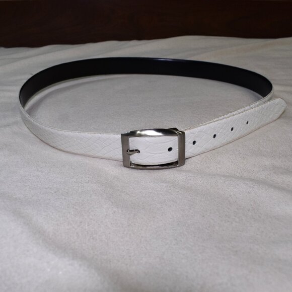 Womens White Snake-Embossed Leather Belt XL Silver Buckle - Picture 2 of 11